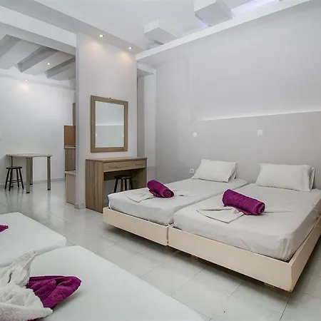 Stamos 2* Фалираки