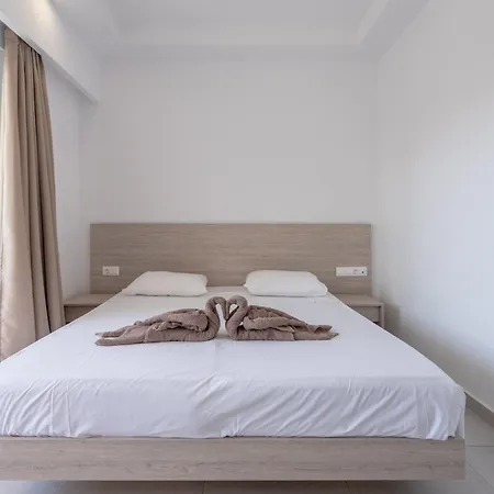 Otel Stamos 2*