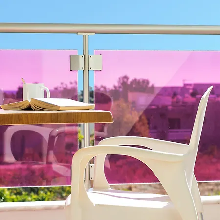 Stamos 2* ファリラキ