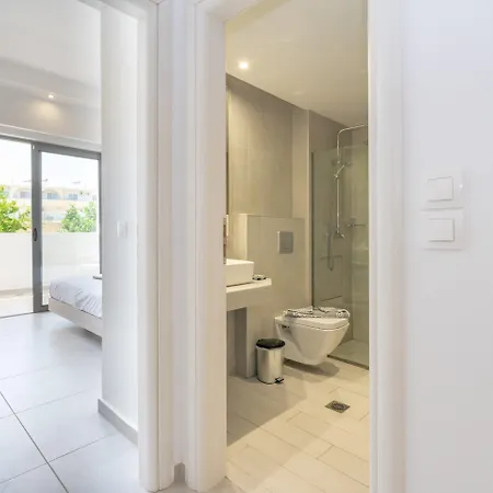 Stamos 2* ファリラキ