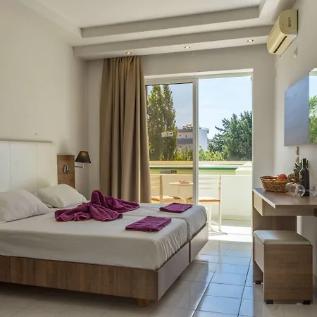 Stamos 2* ファリラキ