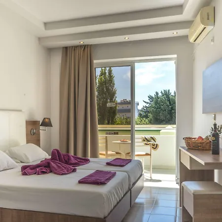 Stamos 2* ファリラキ