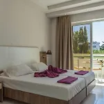Stamos Hotel